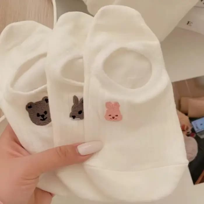 Chaussettes bateau blanches tendance pour femmes, chaussettes invisibles à coupe basse, chaussettes discrètes, style mignon, motifs de dessins animés adorables, chaussettes pour étudiantes