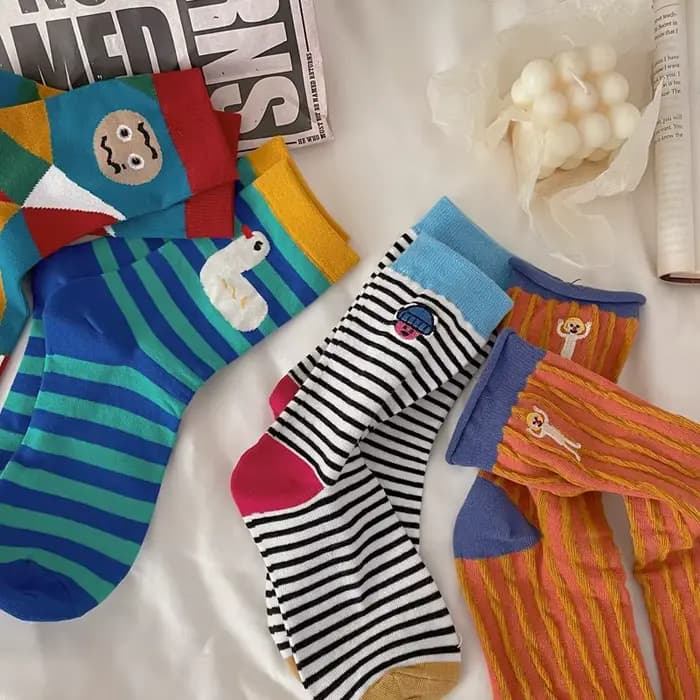 Chaussettes mi-tube en coton de dessin animé pour femmes