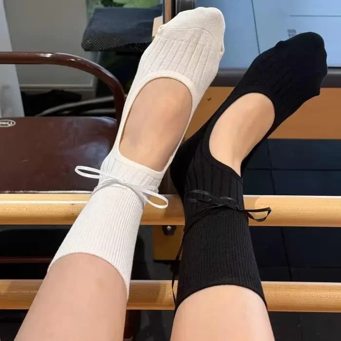 Femmes Prati Yoga chaussettes anti-dérapant Bareback personnalisé cordon ruban mollet chaussette danse Fitness sol