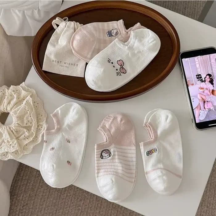 Lot de 5 chaussettes bateau Hello Kitty, imprimé dessin animé Sanrio Kawaii, antidérapantes, respirantes, absorbant la transpiration, cadeau de vacances