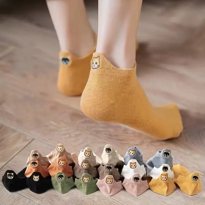 Chaussettes en coton pour femmes, pantoufles de Style AB, chat mignon brodé, doux Kawaii, cheville d'été, printemps, blanc, noir, fille coréenne