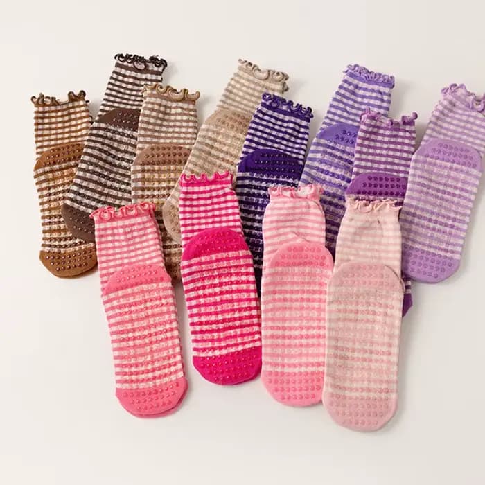 Chaussettes de Pilates pour femmes en coton avec bordure festonnée