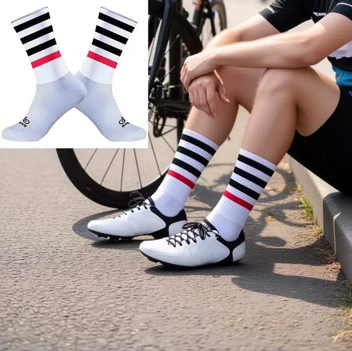 Les chaussettes de cyclisme de sport confortables