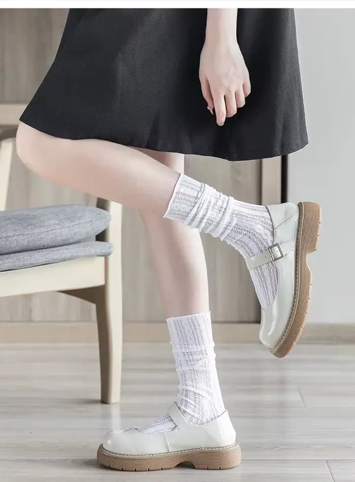 Chaussettes en dentelle florale rétro pour femmes
