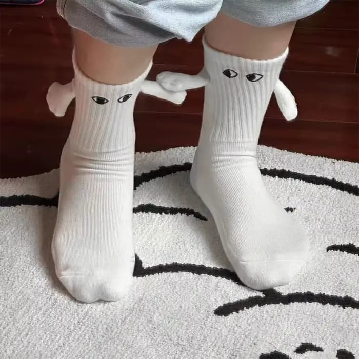 Mode dames chaussettes drôle créatif main tenant noir blanc dessin animé yeux couple chaussettes