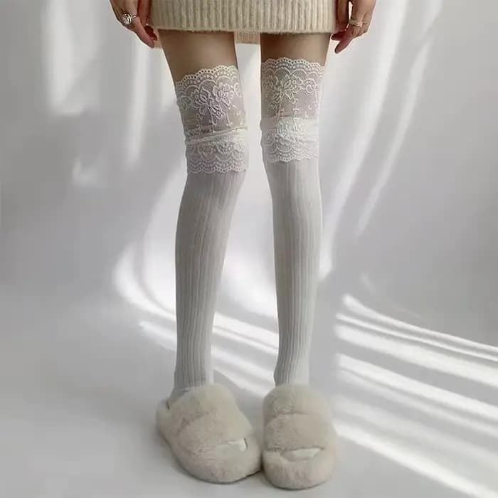 Chaussettes femme automne/hiver couleur unie cuisse haute dentelle mignon Lolita épais chaud bas noir blanc longues