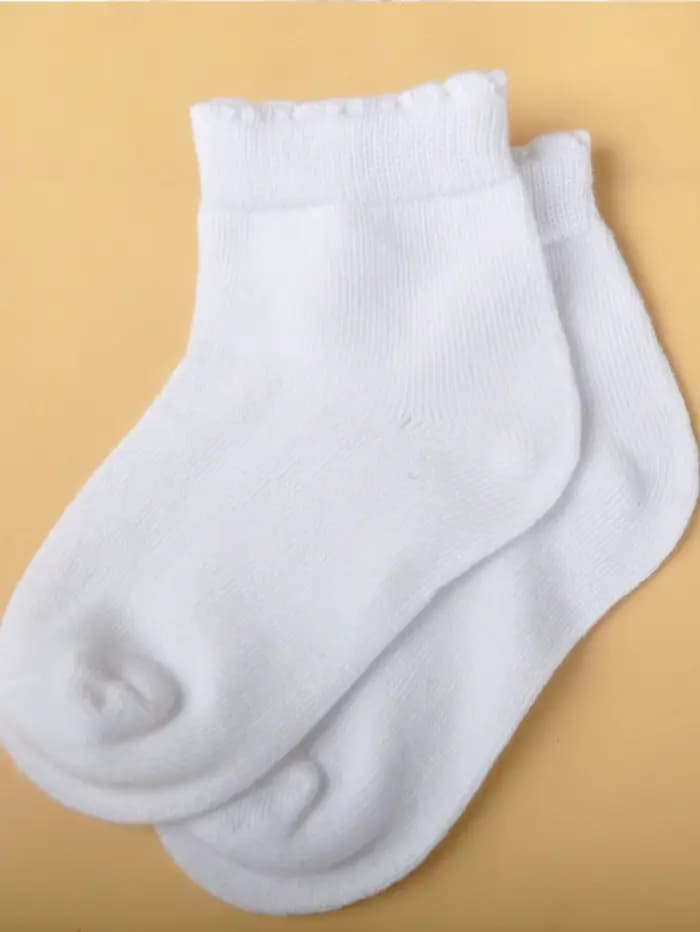 5 paires de chaussettes neuves pour enfants