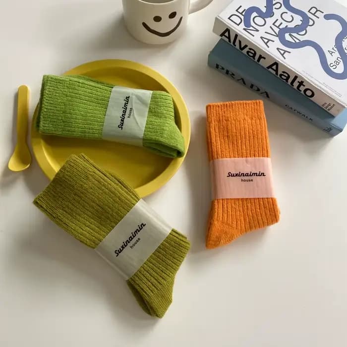 Chaussettes chaudes épaisses en laine mérinos pour femmes, classiques, couleur unie, côtelées, haute qualité, amples, mode japonaise, longues, hiver