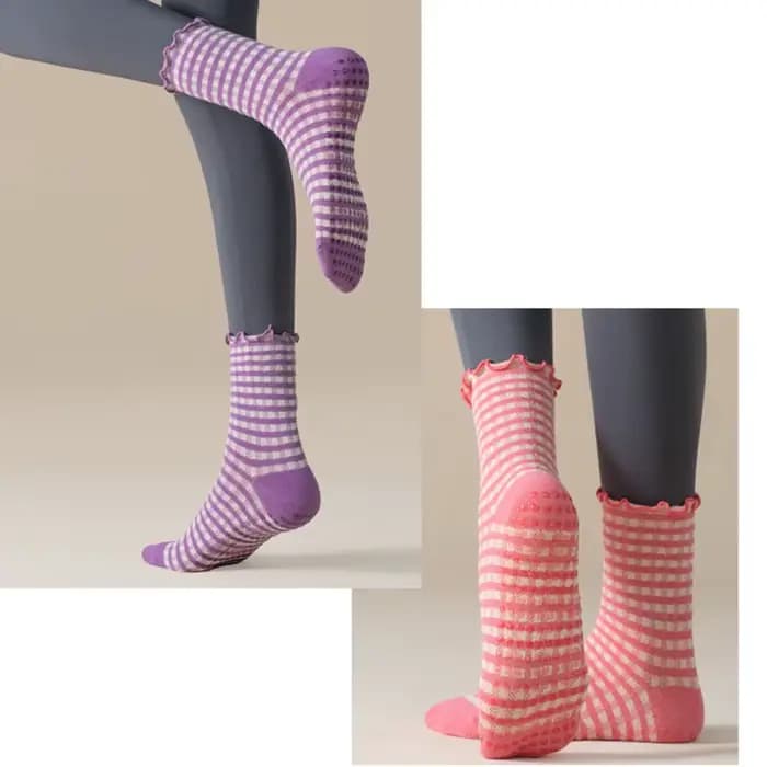 Chaussettes de Pilates pour femmes en coton avec bordure festonnée