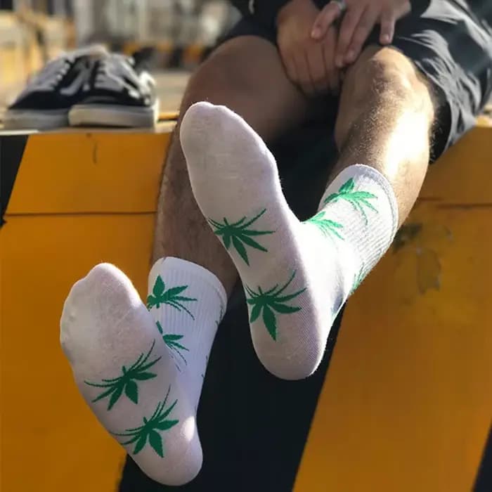 Pas cher femmes hommes cheville érable chaussette chanvre Meias feuille femme printemps été mauvaises herbes Skateboard Hip Hop chaussettes
