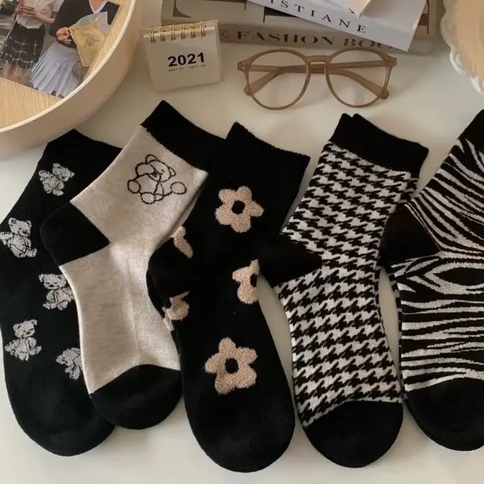 2/5 paires femmes mignon petit ours mi-mollet chaussettes à la mode fleur imprimé Floral doux confortable printemps