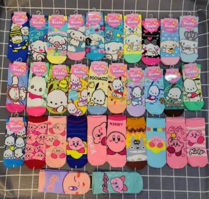 Lot de 30 paires! Vente en gros! Chaussettes imprimées de dessin animé populaire