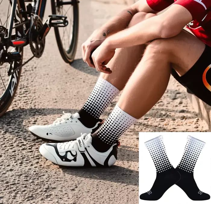 Les chaussettes de cyclisme de sport confortables