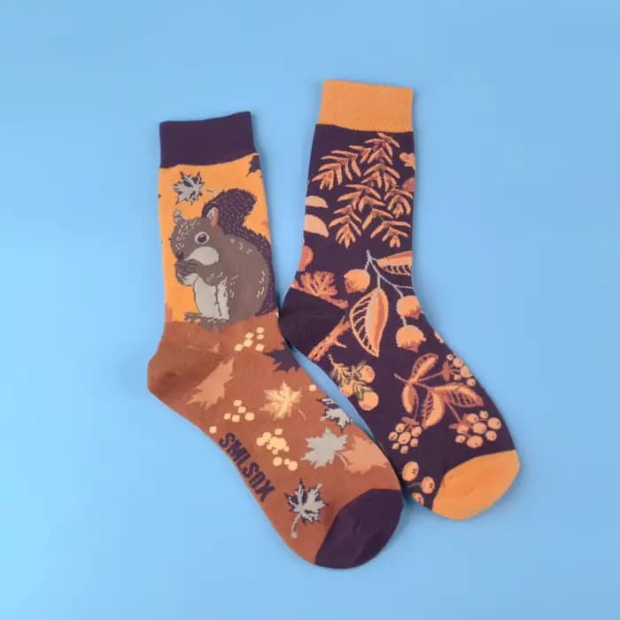 1 paire d'écureuils forestière et noix tombées, chaussettes mi-mollet tendance pour unisexe, adaptées à toutes les saisons.