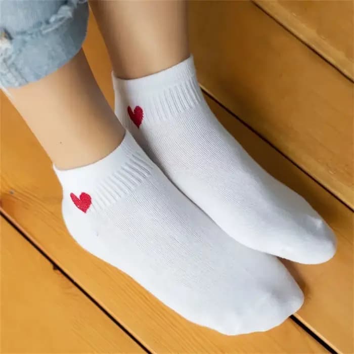 5 paires de chaussettes noires et blanches pour femmes, chaussettes bateau en coton à Tube bas, mignonnes «amour cœur», collège JK pour filles, printemps été