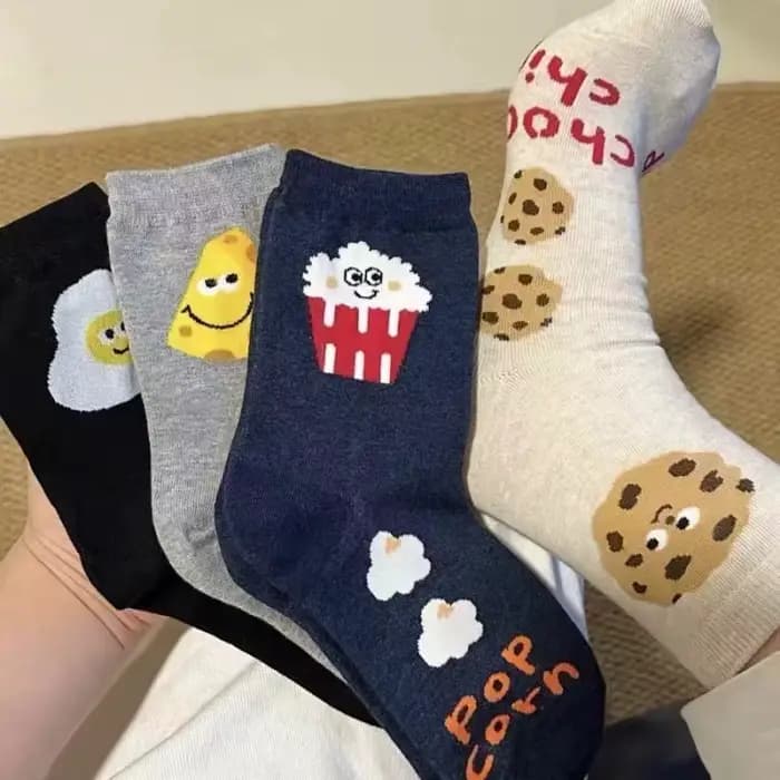 Chaussettes mi-mollet de dessin animé pour femmes