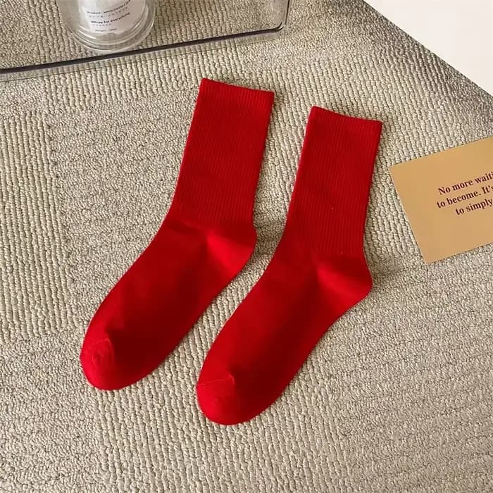 2025 nouvelles femmes hommes coton chaussettes rouge vert bas de noël Sport Absorption de la sueur été automne couleur unie heureux chaussette bonneterie