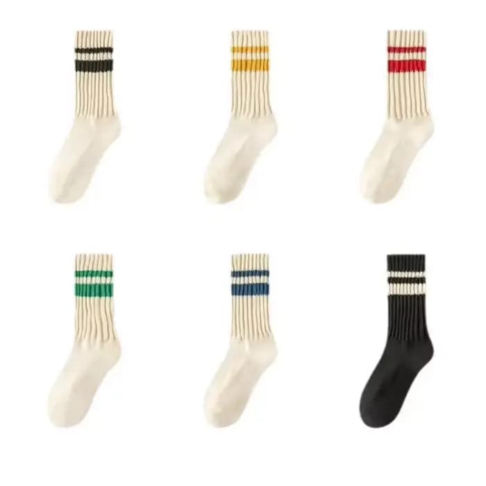 1 paire de chaussettes tricotées à rayures épaisses