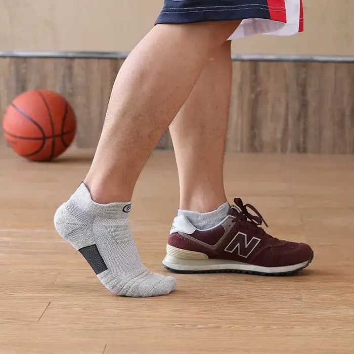 Chaussettes de Football antidérapantes pour hommes et femmes, chaussettes en coton, Tube court et Long, chaussettes de Sport, de basket-ball, respirantes et déodorantes, 38-43