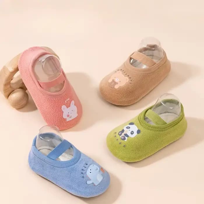 Chaussettes antidérapantes pour bébé, chaussettes chaudes d'hiver pour nouveau-né, avec semelle en caoutchouc, pour filles et garçons, pantoufles de sol pour nourrissons et enfants, nouvelle collectio