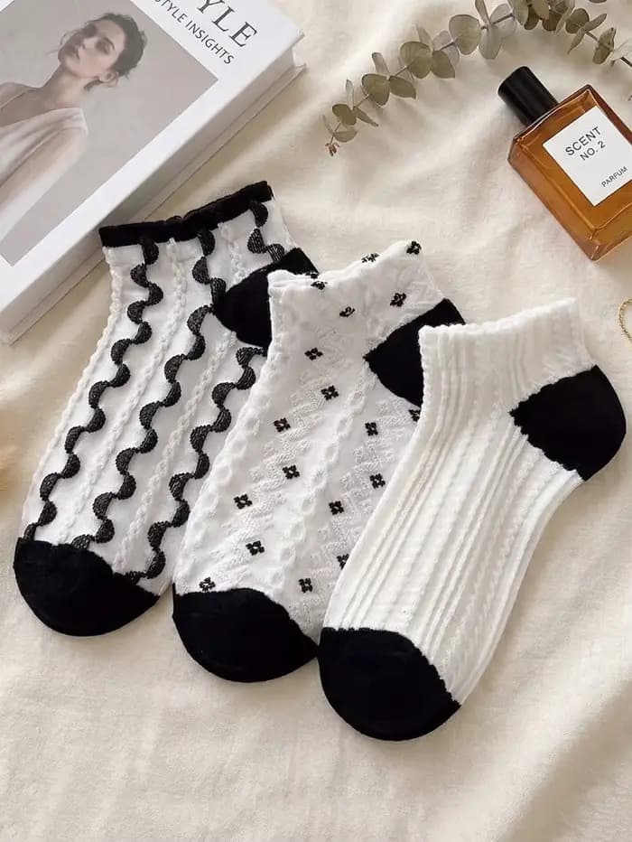 5 paires de chaussettes pour femmes, accessoires féminins, chaussettes courtes, noires, pas chères, vêtements Y2K, mignonnes, sportives, amusantes, chaussures, cadeau