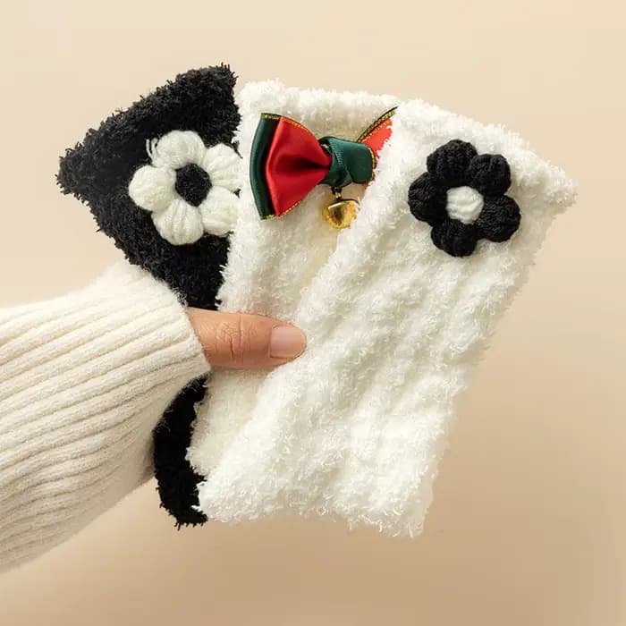 Chaussettes mi-tube en velours pour femmes, chaussettes d'optique mignonnes, chaussettes de couchage pour la maison, nœud de fleur chaud, noir et blanc, lieux d'automne et d'hiver