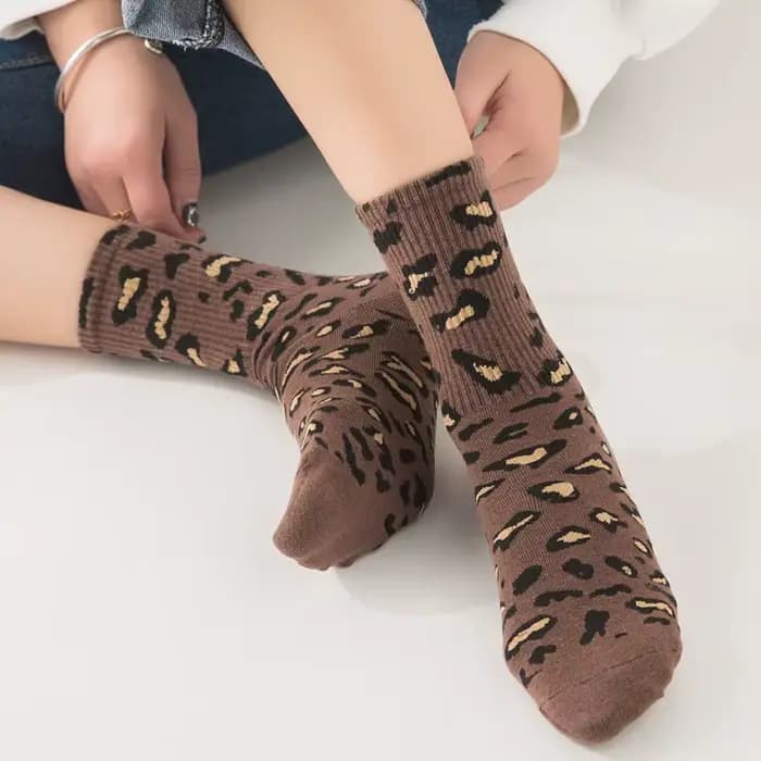 Nouvelle mode femmes imprimé léopard chaussettes printemps automne haute rue populaire