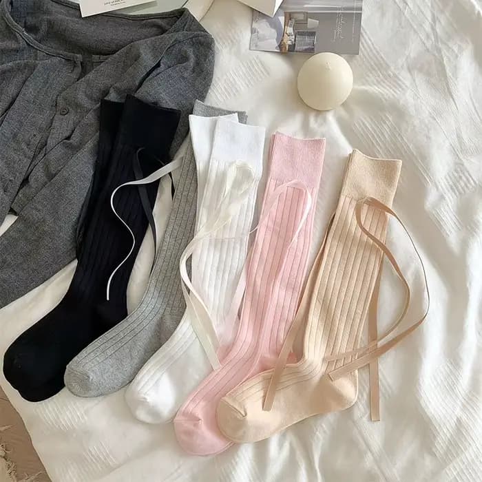 Chaussettes pour femmes de haute qualité couleur unie nœud doux genou