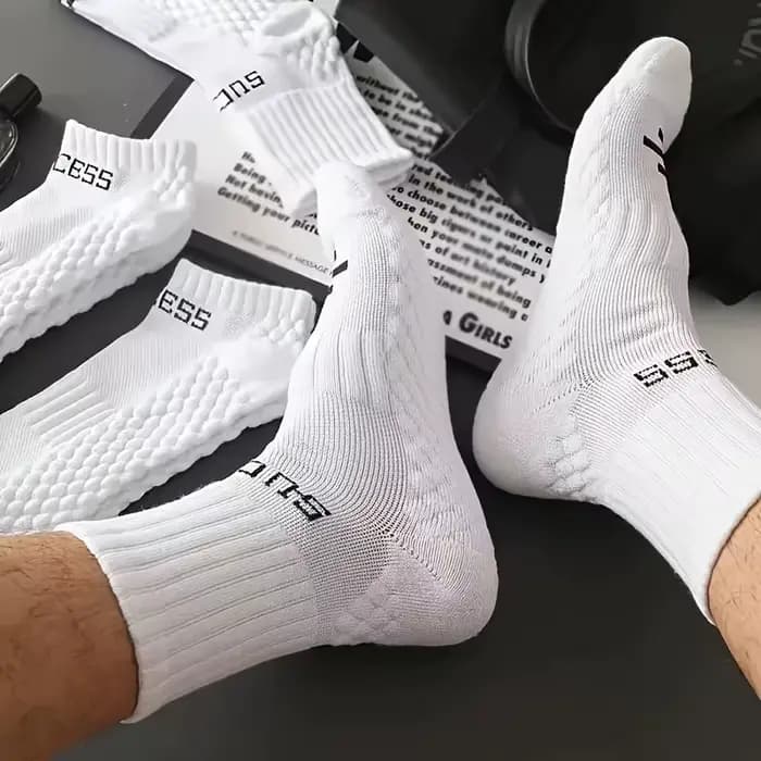 4 paires de chaussettes de sport noires et blanches pour hommes et femmes