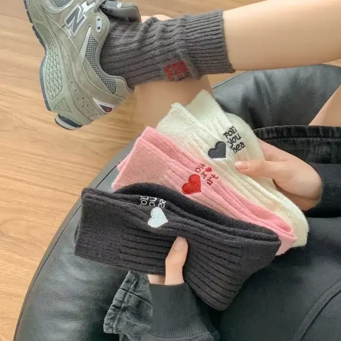 Cachemire Tube moyen Harajuku Kawaii chaussettes automne hiver nouvelle couleur Pure femmes
