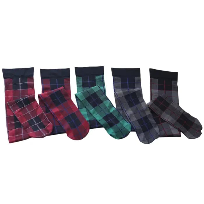 Chaussettes pour femmes en nylon 50D, rouge et noir, motif écossais audacieux, chaussettes opaques à motif écossais, longueur totale 55 cm