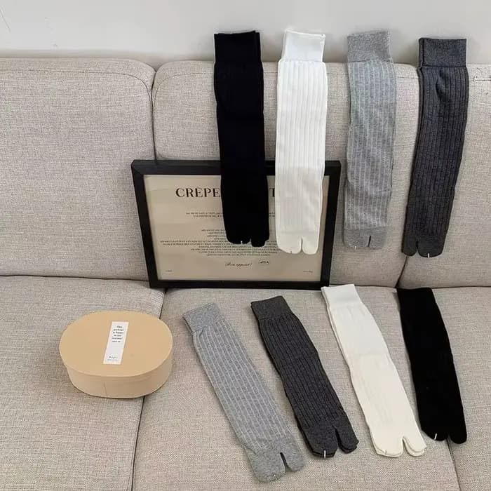 2/4 paires de chaussettes Tabi pour femme, en coton, couleur unie, à bout fendu, simples et confortables, mi-tube, style kimono japonais, chaussettes à deux orteils
