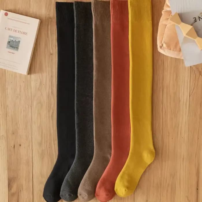 Chaussettes au-dessus du genou en éponge pour femmes en hiver