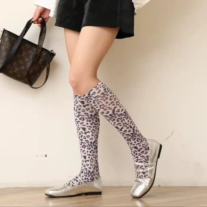 Chaussettes de mollet imprimé léopard pour femmes