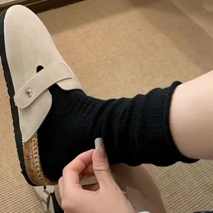 Chaussettes pour femmes noir et blanc automne Ins tendance rétro crème bouclée motif foncé