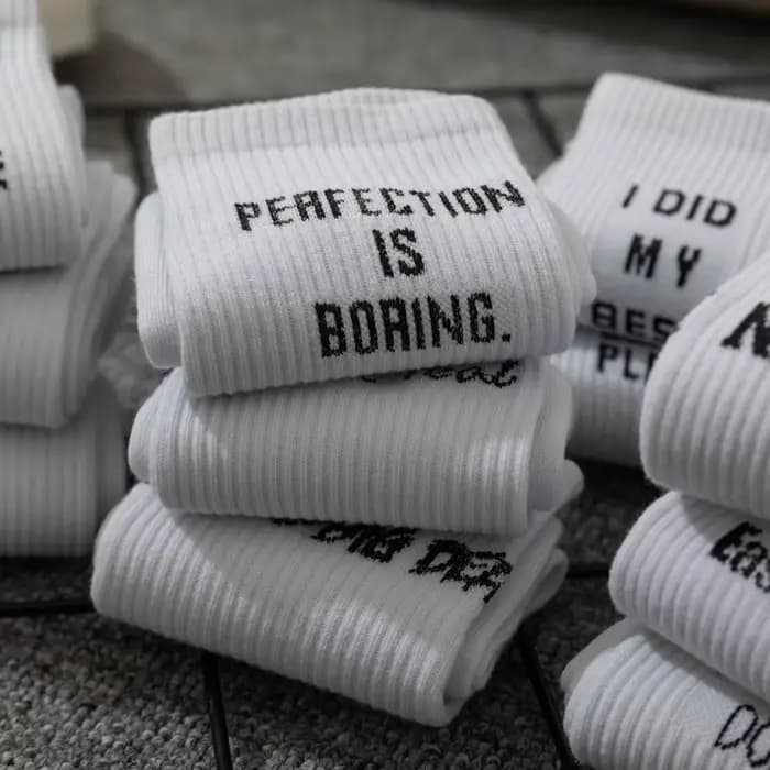 Femmes coton chaussettes nouvelle vente chaude lettre Jacquard série sport de rue Hip Hop personnalisé mode dames