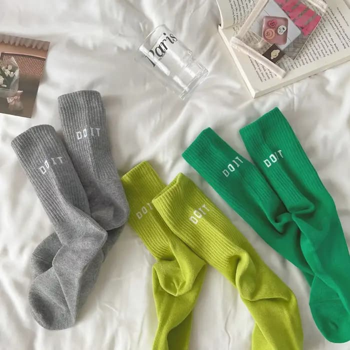 Chaussettes mi-tube taille haute en coton pour femmes