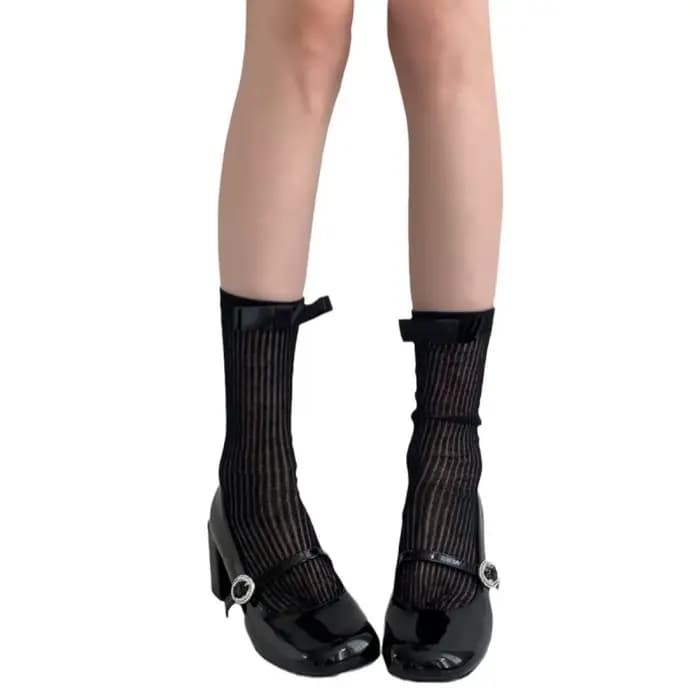 Chaussettes Femme Printemps-Été Ultra-fines à Nœud et Rayures Verticales, Respirantes et Douces, Tendance Mode, Vente en Gros
