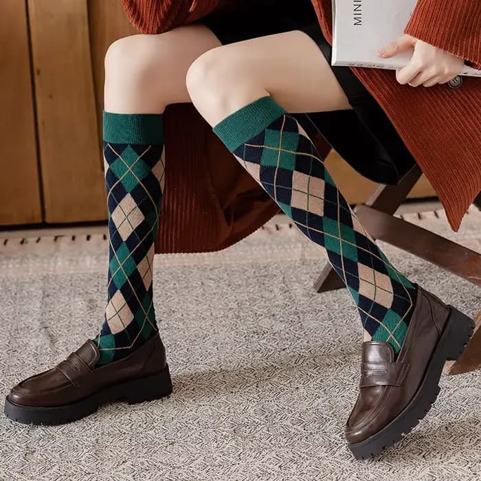 Chaussettes au genou à motif à carreaux de diamant pour femmes et filles