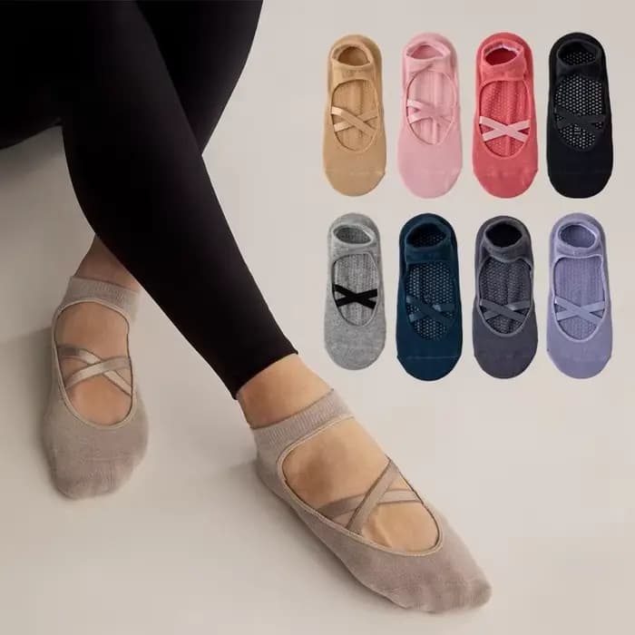 Chaussettes de yoga antidérapantes à bretelles croisées pour femmes