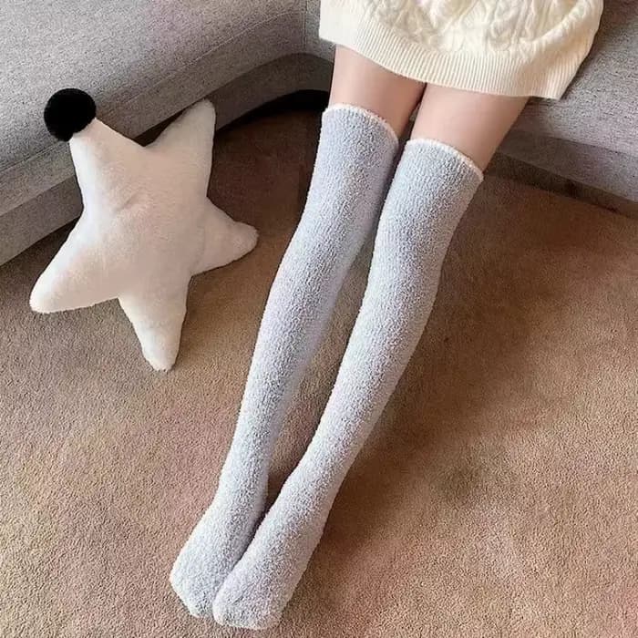 Chaussettes hautes au-dessus du genou pour femmes