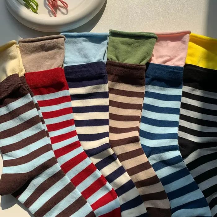 Chaussettes japonaises pour femmes, chaussettes mi-tube coréennes assorties aux couleurs d'automne et de printemps, chaussettes longues en coton tricoté rayées, décontractées et tendance