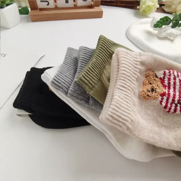 Chaussettes en coton mi-mollet ours de dessin animé pour femmes