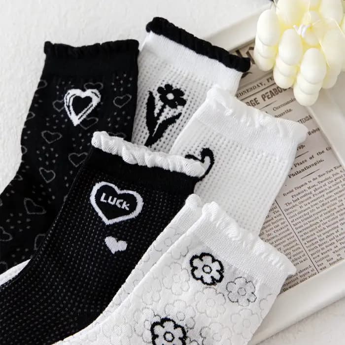 Lot de 5 paires de chaussettes pour femmes, chaussettes fines d'été et de printemps, chaussettes amusantes noires, style Lolita, mignonnes, kawaii, à volants, en coton
