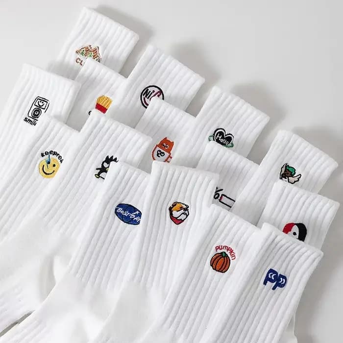 Chaussettes unisexes noires et blanches avec broderie de dessin animé