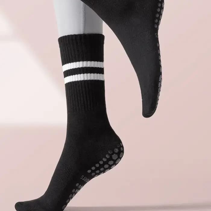 2025 nouvelles chaussettes Pilates avec poignées pour femmes