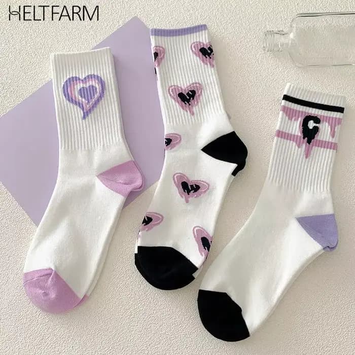 Chaussettes en coton à imprimé cœur violet pour femmes, chaussettes à tube moyen, chaussettes hip hop américaines, vêtements de rue, chaussettes de skateboard, chaussettes de sport pour filles