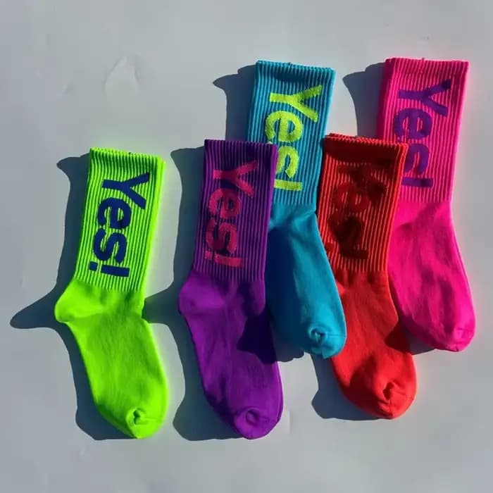 Oui! Chaussettes mi-mollet pour hommes/femmes