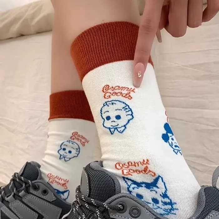 Chaussettes mi-mollet originales de dessin animé japonais pour femmes