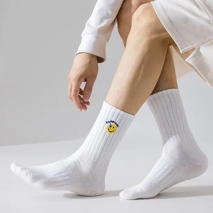 Chaussettes unisexes noires et blanches avec broderie de dessin animé